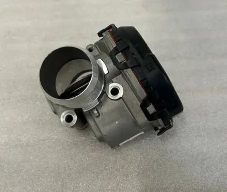 Peugeot 3008 II Throttle body valve 9807238580
