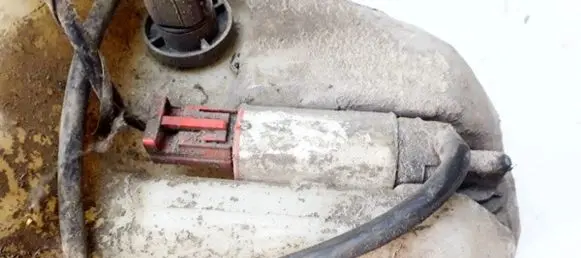 Volvo S40, V40 Windscreen/windshield washer pump