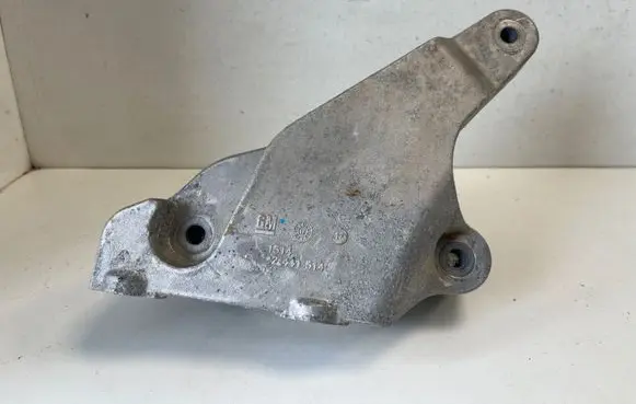 Opel Karl Engine mounting bracket 42441514 1514