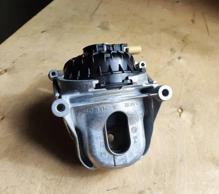 Audi Q7 4M Engine mount bracket 4M0199371FE 782215150182