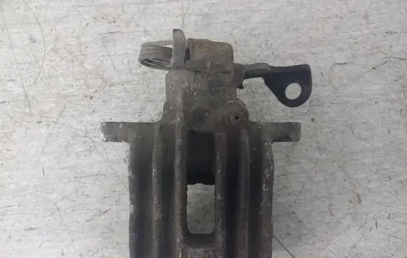 Volkswagen PASSAT B5.5 Rear brake caliper 