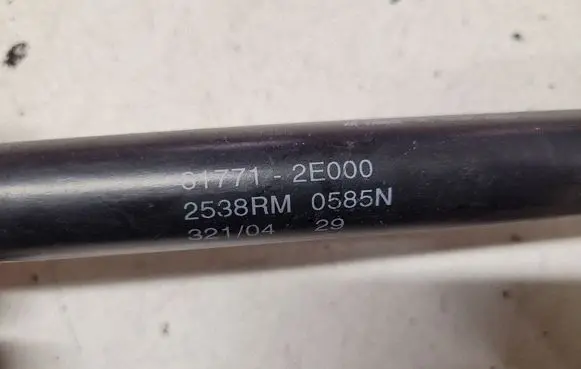 Hyundai Tucson JM Tailgate/trunk strut/damper 817712E000