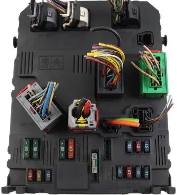 Peugeot 206 Fuse module 9649627880 S118085220A BSIE0200