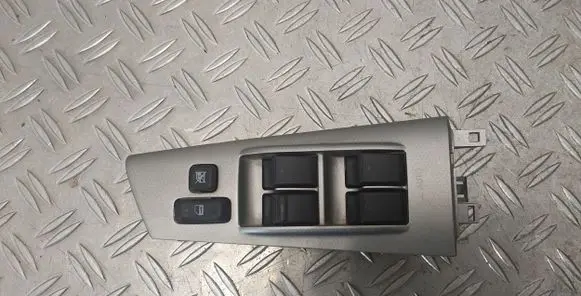 Toyota Corolla E120 E130 Electric window control switch 8480202251