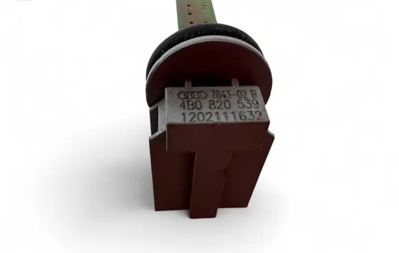 Audi A7 S7 4G Oil temperature sensor 4B0820539