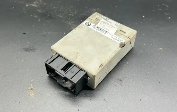 BMW 5 E60 E61 Tow bar trailer control unit/module 6850497 55892110 181890106
