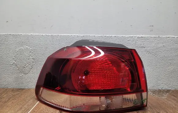 Volkswagen Golf V Rear/tail lights 5K0945257