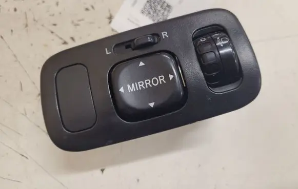 Toyota Yaris Wing mirror switch 5472H31