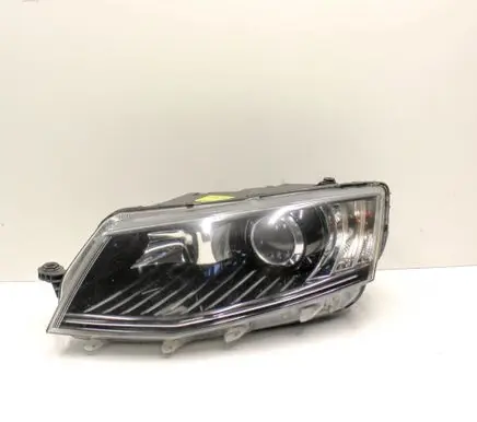 Skoda Octavia Mk3 (5E) Headlight/headlamp 5E1941015B