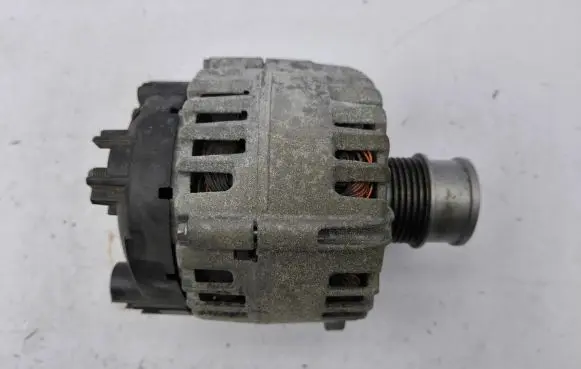 Audi Q3 F3 Generator/alternator 05E903026C