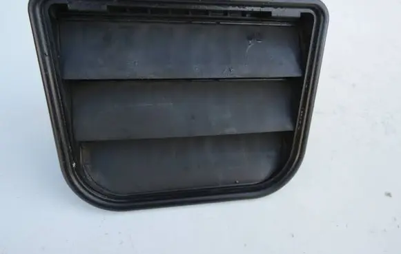 Volvo S60 Quarter panel pressure vent 31291230