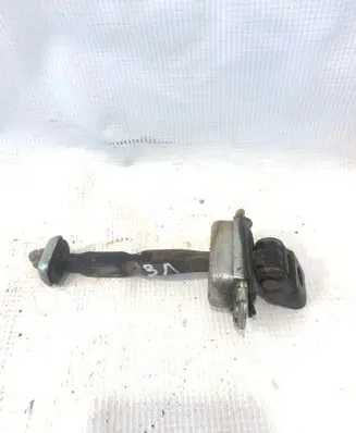 Skoda Octavia Mk2 (1Z) Rear door check strap stopper