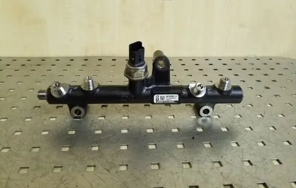 Peugeot 5008 Fuel main line pipe 9681909680 9663305480