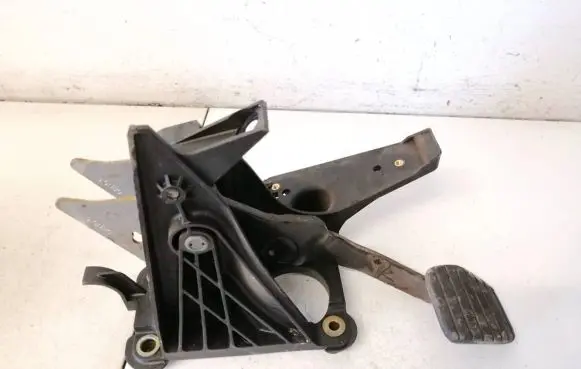 Renault Laguna II Brake pedal 8200002853