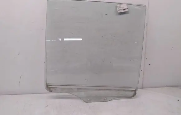 Mitsubishi Pajero Rear door window glass