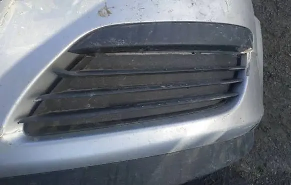 Opel Astra H Front bumper lower grill