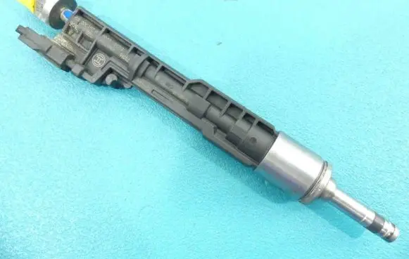 BMW X3 F25 Fuel injector 0261500109 IMPRK1251378