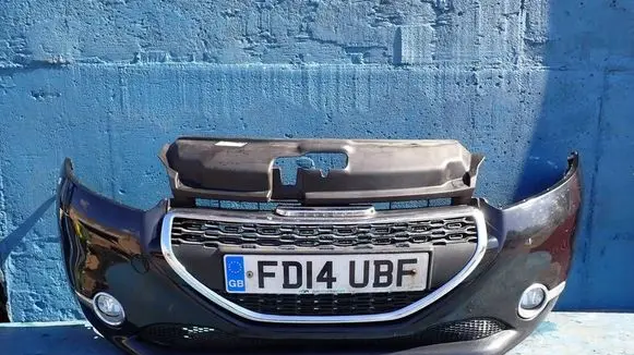 Peugeot 208 Front bumper 9672794477
