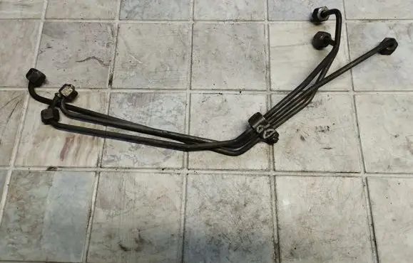 Audi A6 S6 C5 4B Fuel injector supply line/pipe 