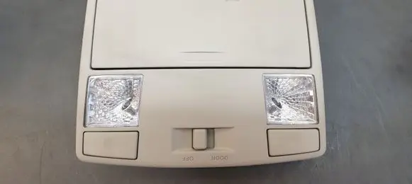 Mazda 5 Front seat light