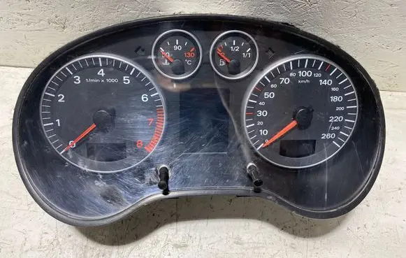 Audi A3 S3 8P Speedometer (instrument cluster) 8P0920930G