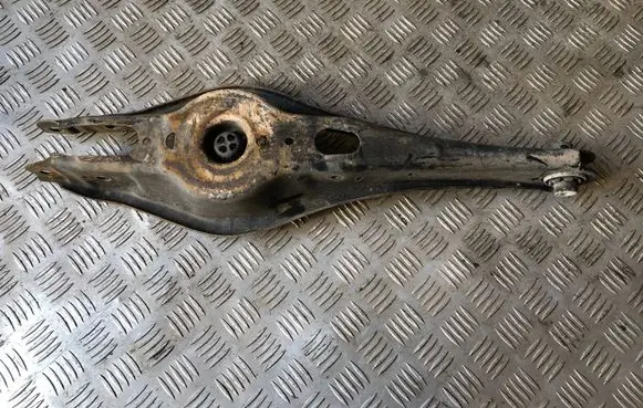 Volkswagen PASSAT B8 Rear upper control arm/wishbone 3Q0505311E