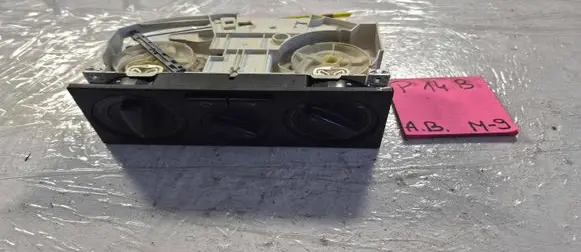 Volkswagen Golf IV Climate control unit 1J0820045F