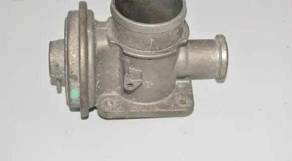 BMW 5 E39 EGR valve 7785452