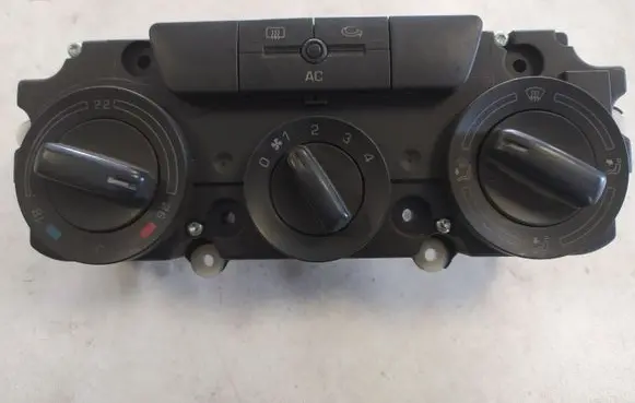 Skoda Octavia Mk2 (1Z) Climate control unit 1Z0820047