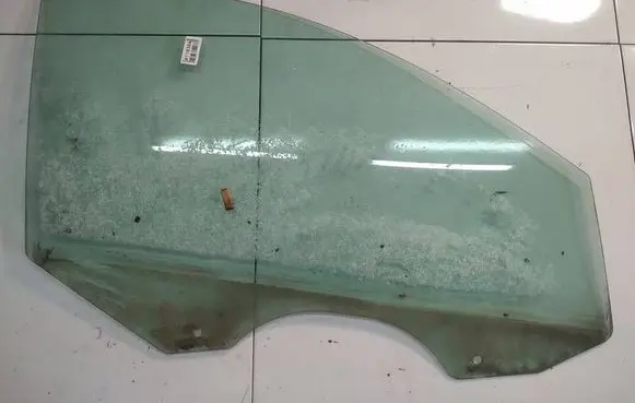 Fiat Freemont Front door window glass four-door AS2