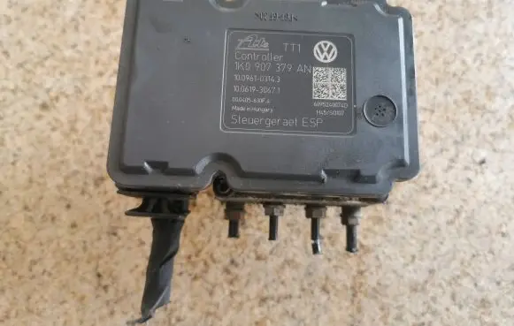 Volkswagen Golf VI ABS Pump 1K0907379AC