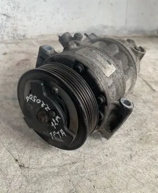Volkswagen Jetta VI Air conditioning (A/C) compressor (pump) 5C0820803B