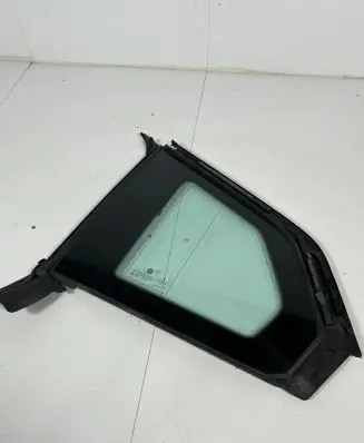 BMW iX Rear side window