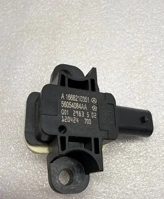 Mercedes-Benz ML W166 Airbag deployment crash/impact sensor A1668210351 56054084AA
