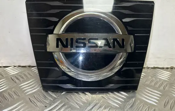 Nissan X-Trail T32 Manufacturer badge logo/emblem 62890