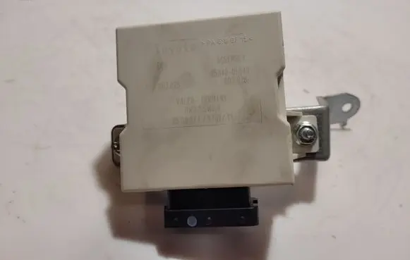 Toyota Avensis T250 Window wiper relay 8594005040