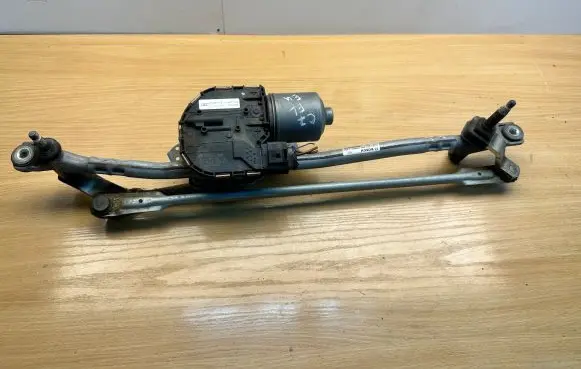 Front wiper linkage and motor