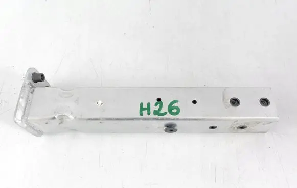 Audi A8 S8 D4 4H Front bumper mounting bracket 4H0806063H