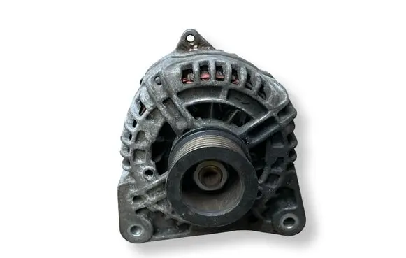 Renault Megane III Generator/alternator 0124425070 8200660025