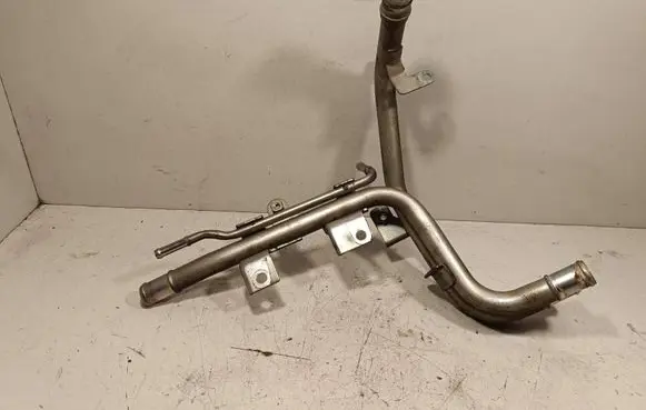 Nissan Navara D40 Engine coolant pipe/hose