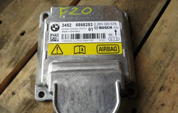 BMW 1 F20 F21 Airbag control unit/module 6868253