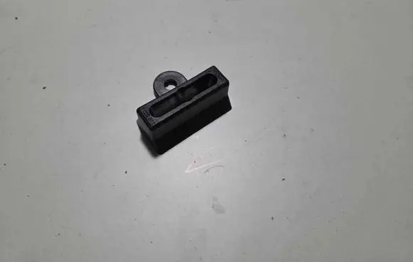 BMW 5 E60 E61 Engine bonnet/hood lock/latch loop/hook 7002012
