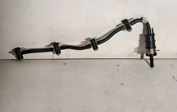 Nissan Qashqai Fuel injector supply line/pipe 