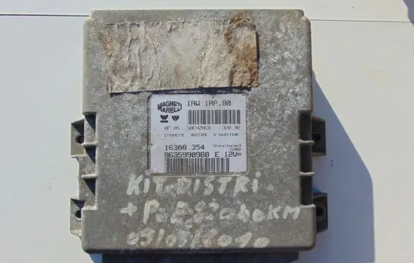 Peugeot 206 Engine control unit/module 9635990980