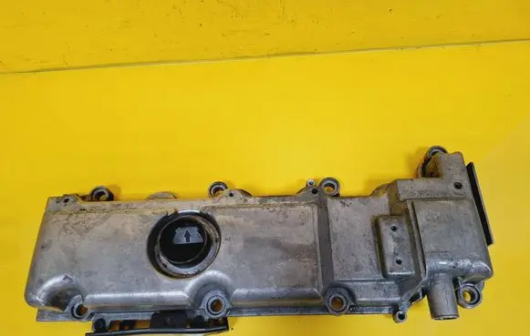 Opel Vectra C Rocker cam cover 13101754