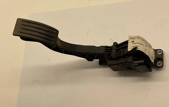 Ford Focus Accelerator throttle pedal 4M519F836AH 6PV00864101