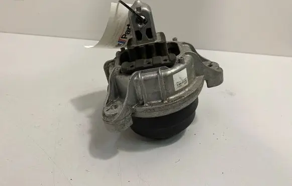 BMW 5 GT F07 Engine mount bracket 6868301