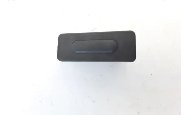 Tailgate opening switch