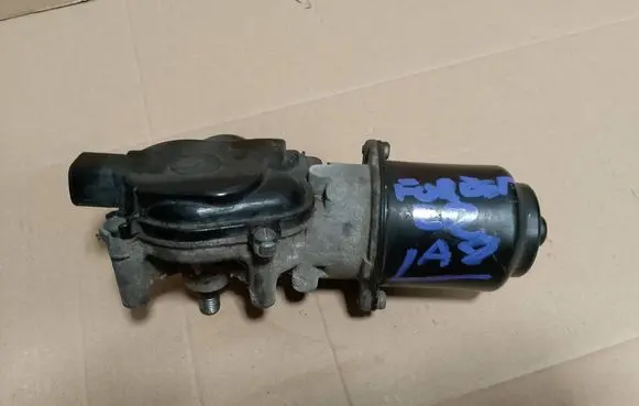Subaru Forester SF Wiper motor 4827T32243