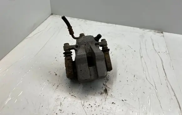 Toyota RAV 4 (XA30) Rear brake caliper 